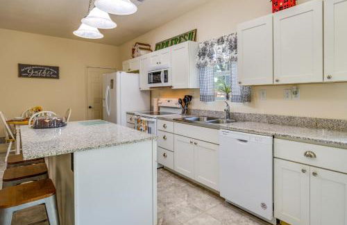 Charming Gravois Mills Escape with Private Backyard! - Foto 11