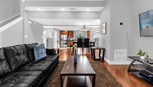 Vibrant 4BR Family Townhome 1 mile from Disney World and Disney Springs - Foto 3