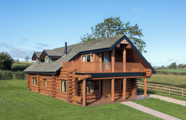 Traditional Scandinavian/north American Log Home - Foto 1