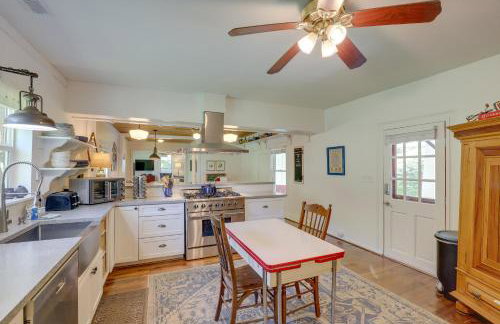 Hot Tub Soaks and Fireside Nights! Marshall Cottage - Foto 12