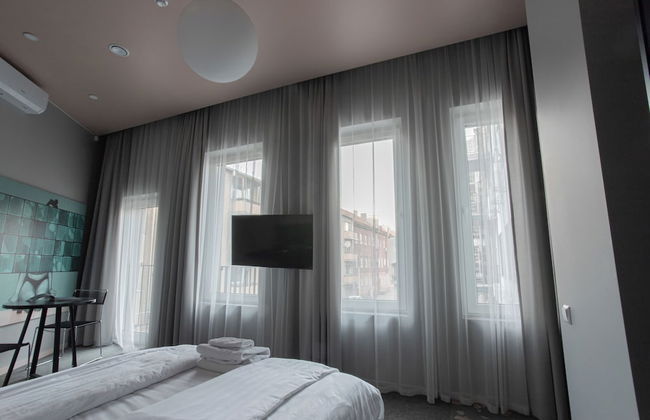 Resume Apartments - Photo 17