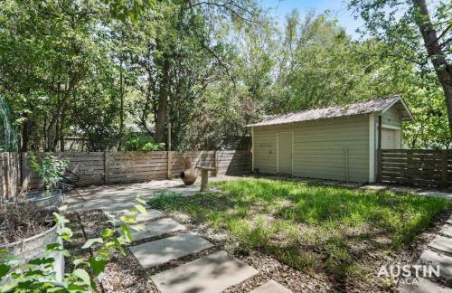 Sizable Screened in Porch w Luxury Kitchen and Bath - Foto 27