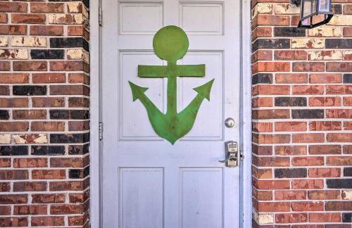 Steps to Sand, Pool Access Cozy Panama City Condo - Foto 24