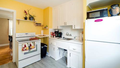 Ferndale Apartment w/ Yard - Near the Detroit Zoo! - Foto 2