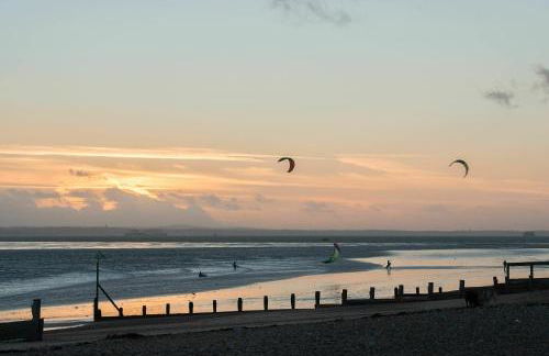 Seafront Studio Snug by the Sea - Sea Views - Foto 38