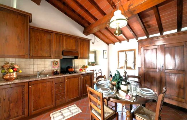 Farmhouse in Tuscany With Pool & Valley Views - Foto 10