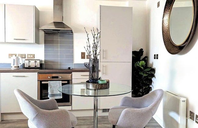 1 Bed With Parking - 15 Mins to Solihull NEC - Foto 3