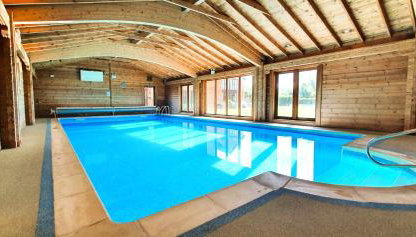 The Victorian Barn, Self-Catering Holidays with Pool and Hot Tubs, Dorset - Foto 2