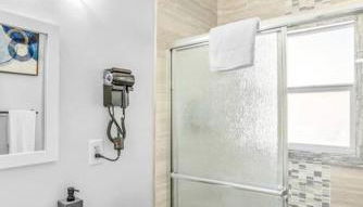 King bd Charming 2-Storey Cottage w PrivateYard - Foto 3