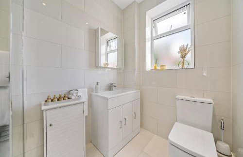 London Wembley Luxury Stay 2BR Apartment next to stadium with Free Parking - Foto 17