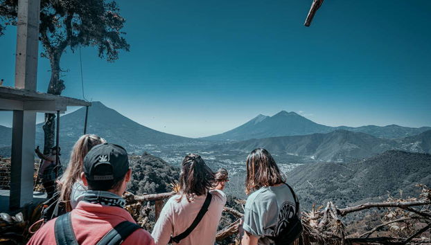 Vista de los volcanes que rodean Antigua Guatemala