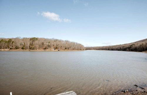 Lustrous Lakefront Cabin Oasis near Lake Ferndale in West Virginia - Foto 47