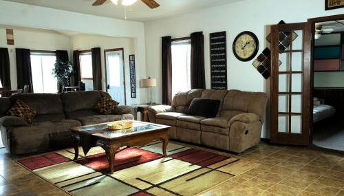 Lewis And Clark Hideaway SD side hot tub 2 min lake - Photo 3