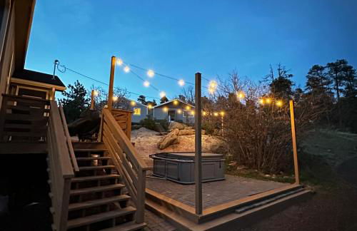 Near Red Rocks with Hot Tub, Fire Pit and Views - Foto 34