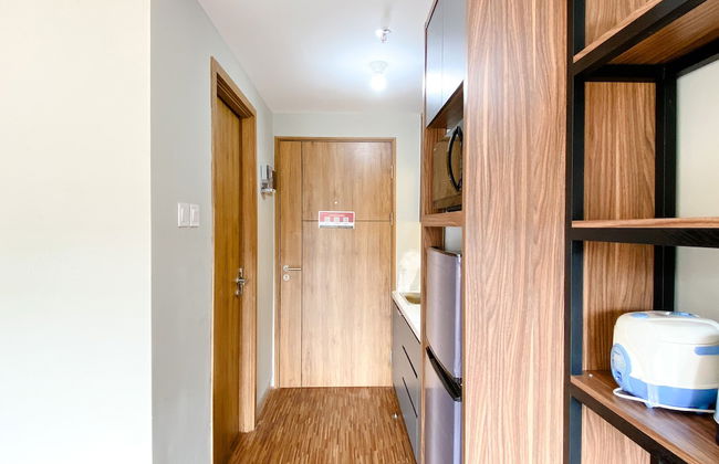 Homey and Simply Look Studio LRT City Jatibening Apartment - Photo 8
