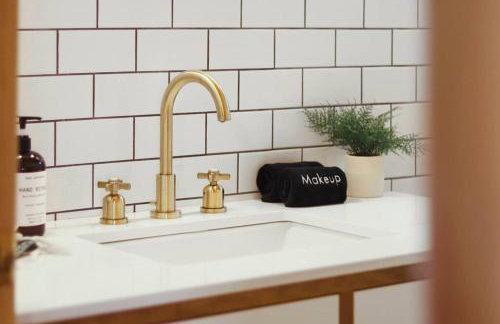 Lakefront Log Cabin, Private Lake Access w/Peloton - Foto 16