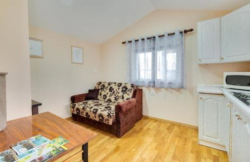 Cozy Home In Milekovo Selo With Wifi - Photo 20