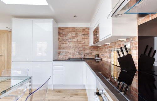 Central Bright 3 Bed Flat with Pool & Parking - Foto 20