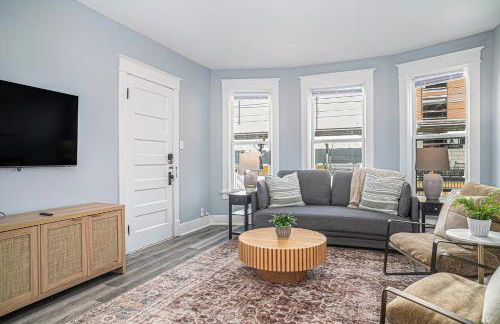 Completely Remodeled Walking Distance to Downtown Close to the Beach Downstairs Washer Dryer - Foto 10