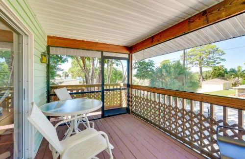 Coastal Oasis with Shared Pool, 2 Mi to Beach! - Foto 8