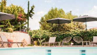 IADES suites - Foto 3, Garden, sunbed