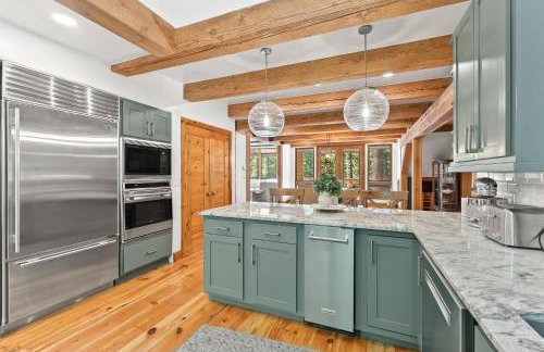 Carpe Montem - Modern, Views, Large Deck, Hot Tub, Private - Foto 7