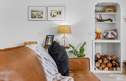 Creekside Oasis - 5BR Retreat with Pool & Hot Tub - Foto 28