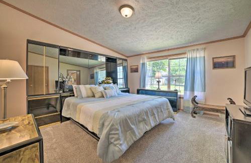 Houghton Lake Family Getaway with Fire Pit! - Foto 13