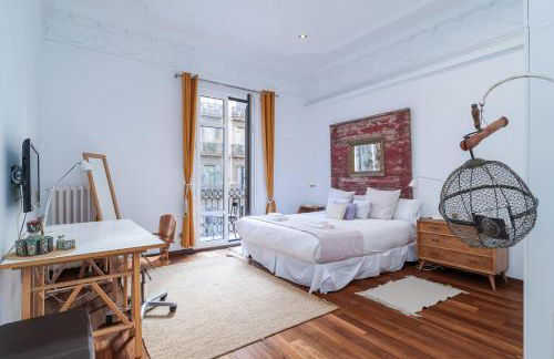 GuestReady - Central Barcelona Getaway - Photo 1