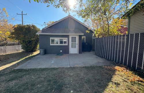 Charming fully remodeled House - Photo 21