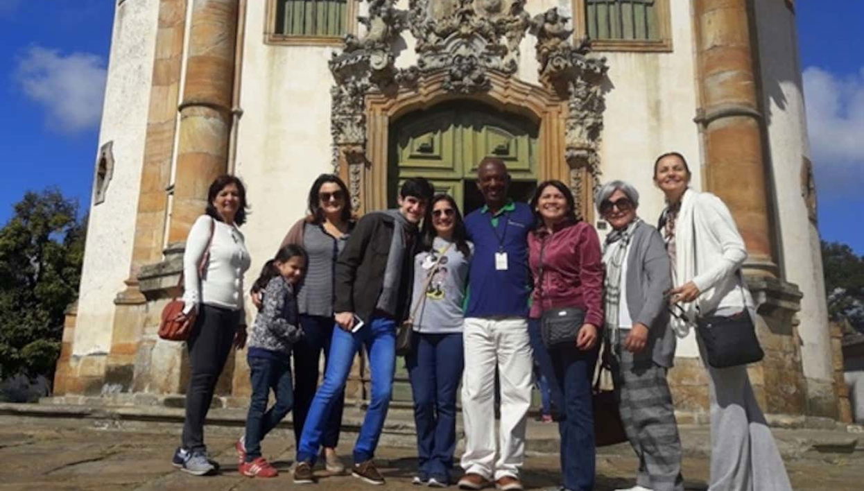 Foto ante la iglesia de São Francisco de Assis