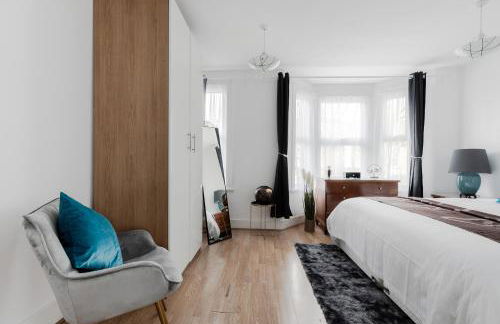 4 Bed House - Sleeps 8 - Garden Pets Wifi - Foto 24