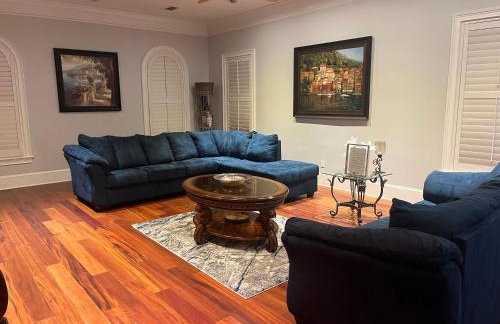 Spacious Waterfront - Sleeps 20! - Foto 6