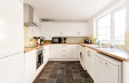 Contemporary Victorian Townhouse - walking distance to train station and Chester city centre - Photo 10