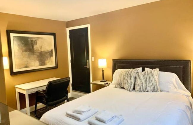 Professional Three Bedroom Condo Suite - Foto 2