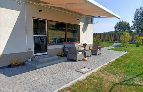 Siedlisko Dwa Żurawie - Uroczy domek nad stawem, z kominkiem, obok konie - Foto 12