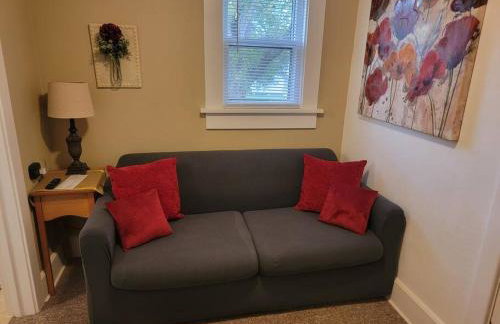 Beautiful Craftsman Style Home w/ Fenced Yard - Foto 25