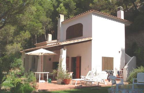 Beautiful detached air-conditioned villa close to sandy beach, shops and restaurants - Foto 1