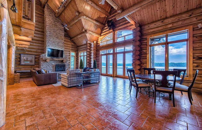 Azalea Retreat by Avantstay Sleeps 34 & Pool - Foto 14