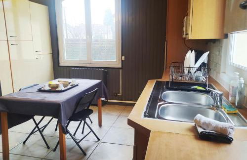 Chambre Cosy bien équipée proche RER aux Portes de Paris - Foto 13