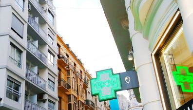 Valencia Just in the Middle - Photo 2