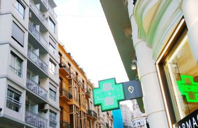 Valencia Just in the Middle - Photo 2