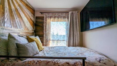 Perfect Location - 4BD,1BA - Restored Redwood Home - Foto 4