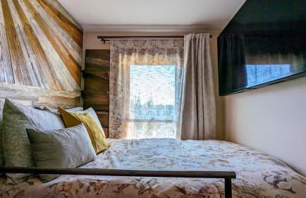 Perfect Location - 4BD,1BA - Restored Redwood Home - Foto 4