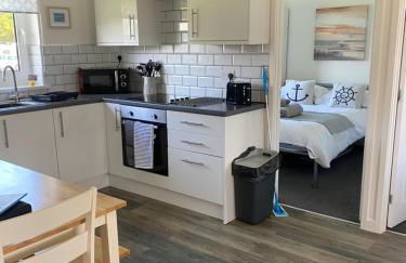 44 Gower holiday village Ty Gŵyr Cosy 2 bedroom Chalet with a seasonal indoor pool - Foto 7