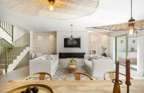 VACATION MARBELLA I Casa Savia, Private Pool, Luxury interiors, 10min walk to the Beach - Foto 24