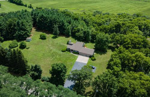 Whispering Woods Estate - Relax, Recharge, Connect - 12 wooded acres, 3 Bedrooms, 3 Baths, sleeps 10 - Foto 26