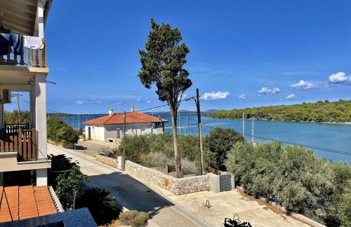 Apartments Veli Rat - Photo 13