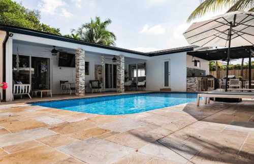 Casa Tropicana - Heated Pool, Game Room & Mins from beach - Foto 2