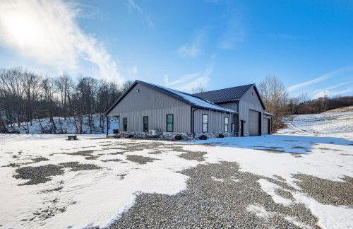 Family Retreat with Fire Pit and Yard in Mineral City - Foto 3